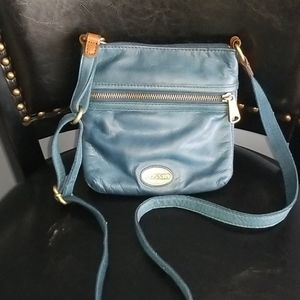 EUC Fossil blue crossbody leather bag